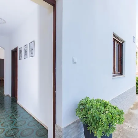 Lorenzo Apartment *