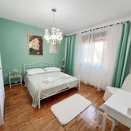 Lorenzo Apartment
